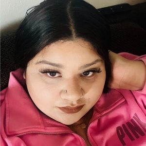 Meet your Posher, Clarissa